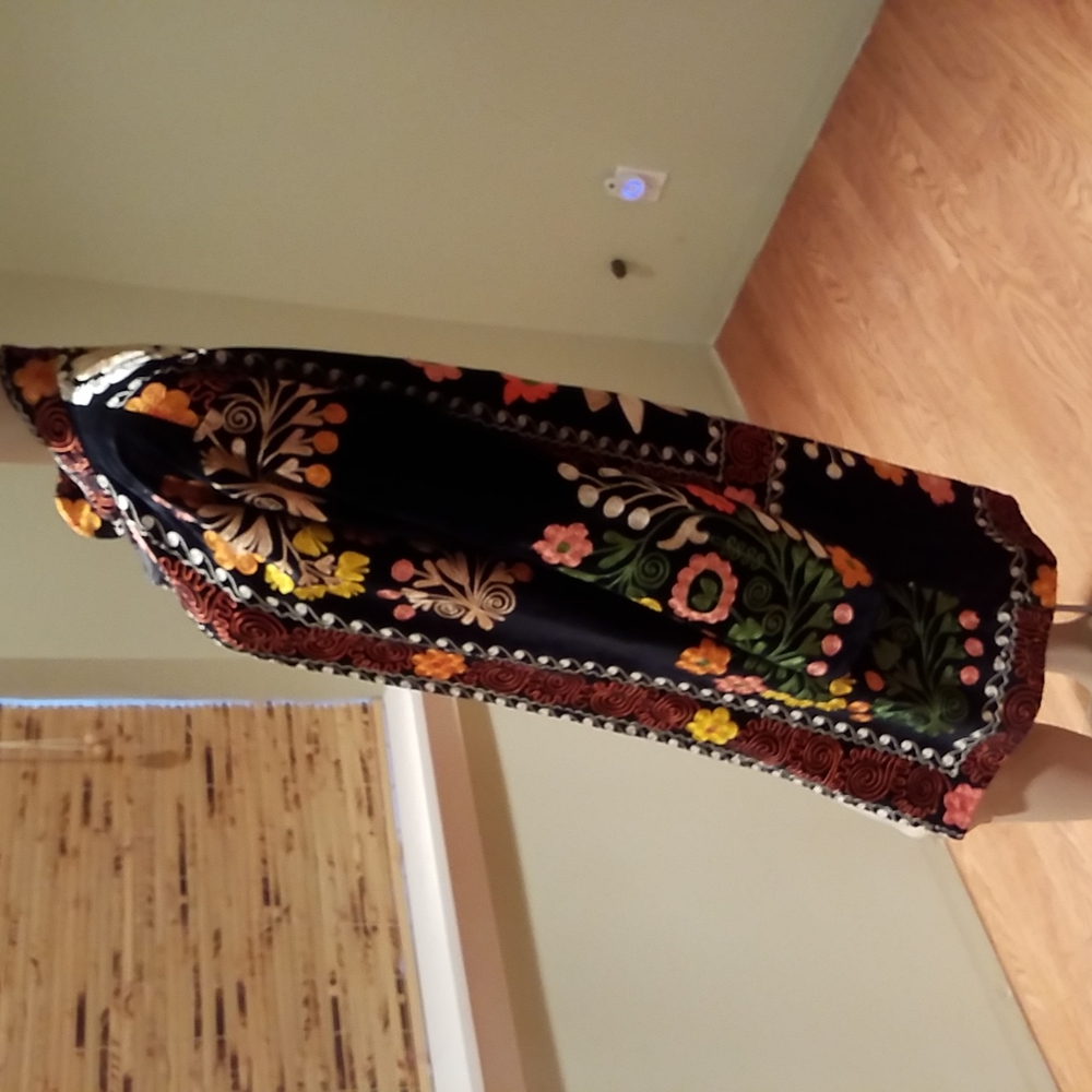 Black Velvet Embroidered With Colorful Flowers Coat Size M - Picture 5 of 6